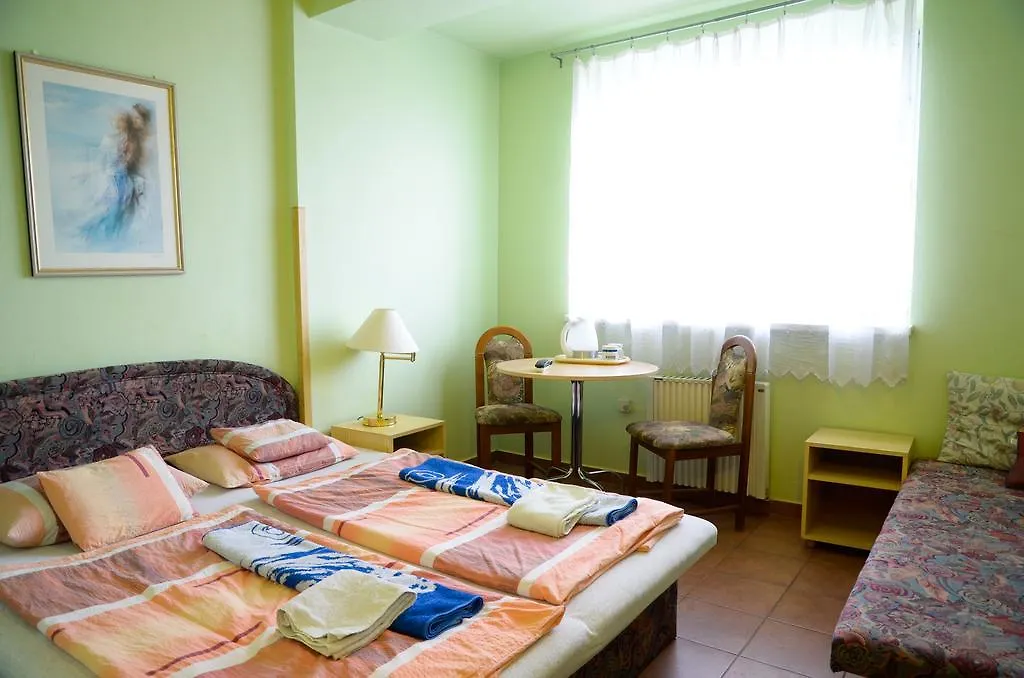 Domino Pension Πράγα Τσεχία